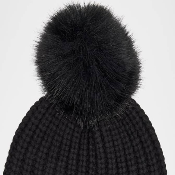 NWT Pom Pom Hat